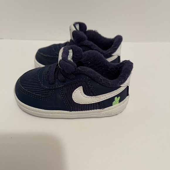 NIKE FORCE 1 Crib SE (CB) Size 4C Navy Blue Booties Shoes
DB4078-400 - Picture 3 of 6